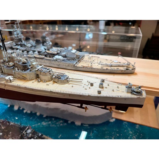 1/350 HMS Vanguard Battleships Assembly Kit 1/350 HMS Vanguard Battleships Assembly Kit