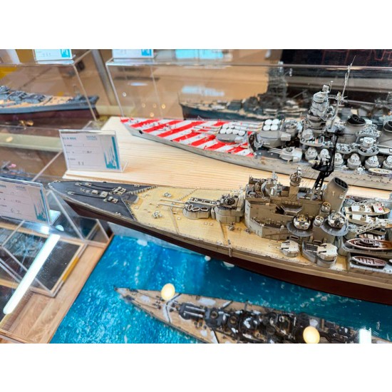 1/350 HMS Vanguard Battleships Assembly Kit 1/350 HMS Vanguard Battleships Assembly Kit