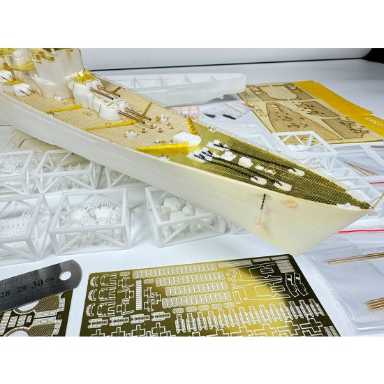 1/350 HMS Vanguard Battleships Assembly Kit 1/350 HMS Vanguard Battleships Assembly Kit