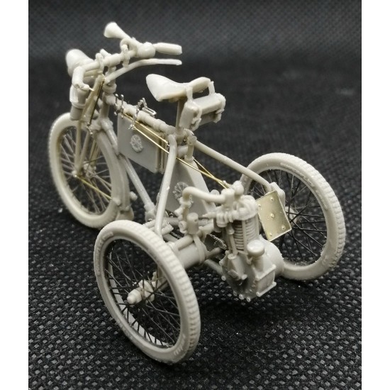 1/35 De Dion-Bouton Tricycle w/Figure 1/35 De Dion-Bouton Tricycle w/Figure