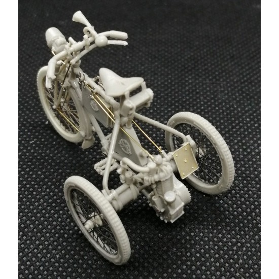 1/35 De Dion-Bouton Tricycle w/Figure 1/35 De Dion-Bouton Tricycle w/Figure