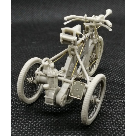 1/35 De Dion-Bouton Tricycle w/Figure 1/35 De Dion-Bouton Tricycle w/Figure