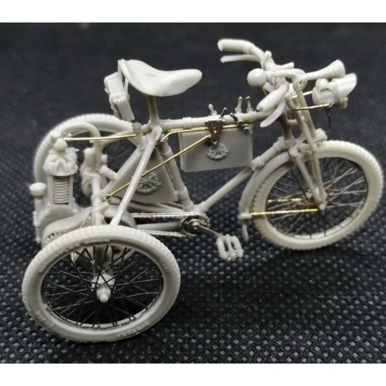 1/35 De Dion-Bouton Tricycle w/Figure 1/35 De Dion-Bouton Tricycle w/Figure