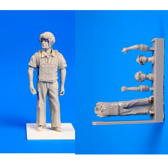1/48 WWII RAAF Pilot, Pacific 1944/45 (Australian decals included) 1/48 WWII RAAF Pilot, Pacific 1944/45 (Australian decals included)