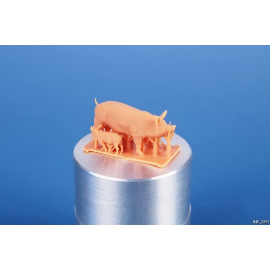 1/48 Sow with Piglets 1/48 Sow with Piglets