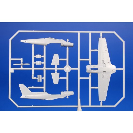 1/72 SIAI-Marchetti SF-260 Duo Pack & Book 1/72 SIAI-Marchetti SF-260 Duo Pack & Book