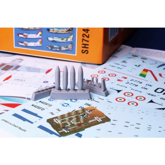 1/72 SIAI-Marchetti SF-260 Duo Pack & Book 1/72 SIAI-Marchetti SF-260 Duo Pack & Book