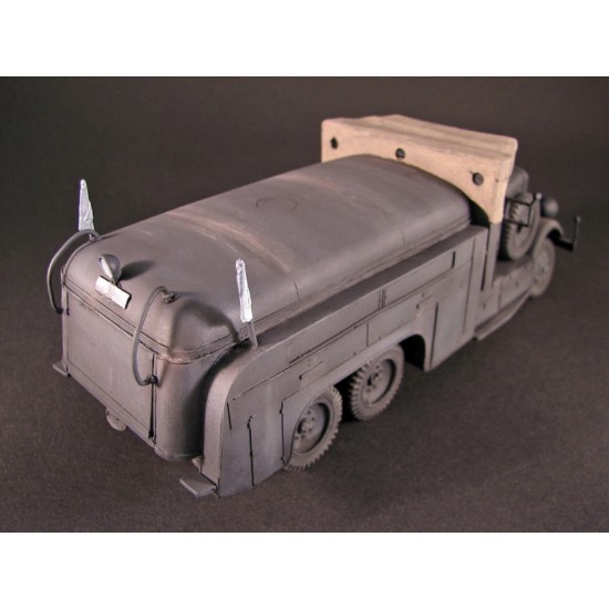 1/35 Mercedes Benz LG 3000 Fuel Tank Car 1/35 Mercedes Benz LG 3000 Fuel Tank Car