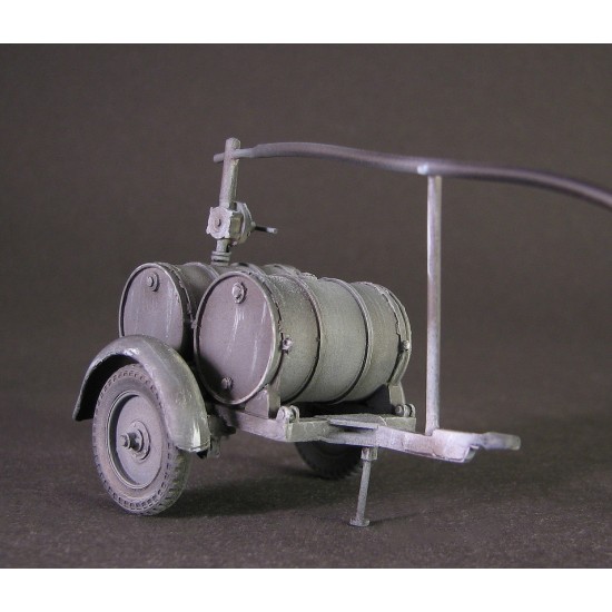 1/35 Fuel Trailer with Two Barrels 1/35 Fuel Trailer with Two Barrels