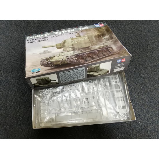1/48 Russian KV-1 Big Turret Tank (box damaged) 1/48 Russian KV-1 Big Turret Tank (box damaged)