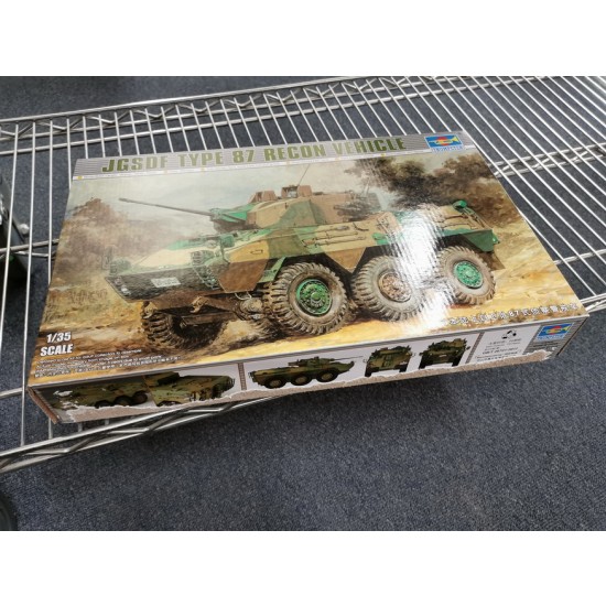 1/35 JGSDF Type 87 Reconnaissance Vehicle (box damaged) 1/35 JGSDF Type 87 Reconnaissance Vehicle (box damaged)