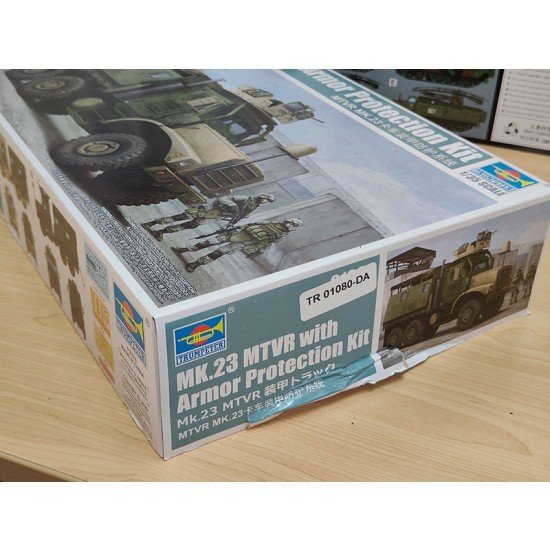 1/35 US MK23 MTVR MAS Truck with Armour Protection Kit (box damaged) 1/35 US MK23 MTVR MAS Truck with Armour Protection Kit (box damaged)