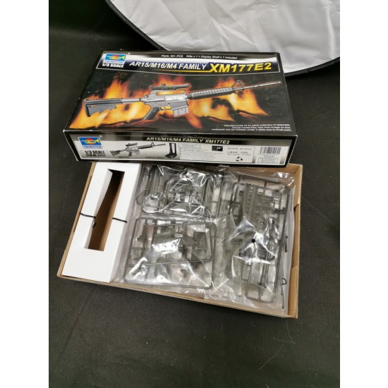 1/3 AR15/M16/M4 FAMILY-XM177E2 (box damaged) 1/3 AR15/M16/M4 FAMILY-XM177E2 (box damaged)