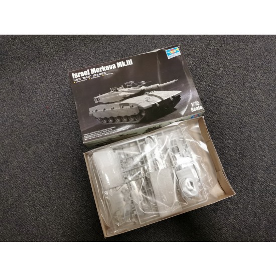 1/72 Israeli Merkava Mk.III (box damaged) 1/72 Israeli Merkava Mk.III (box damaged)