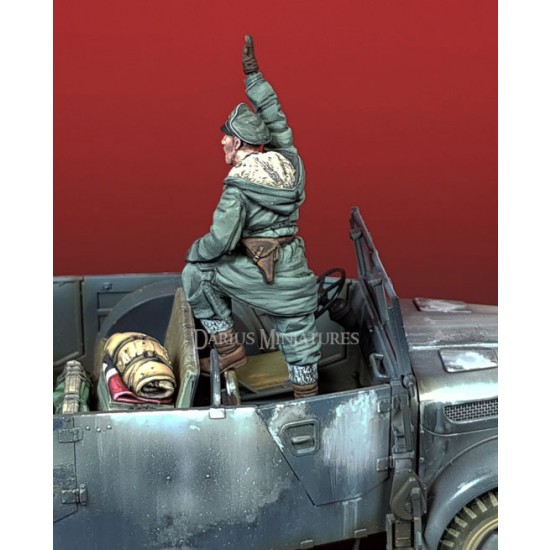 1/35 German WSS Officer 1/35 German WSS Officer