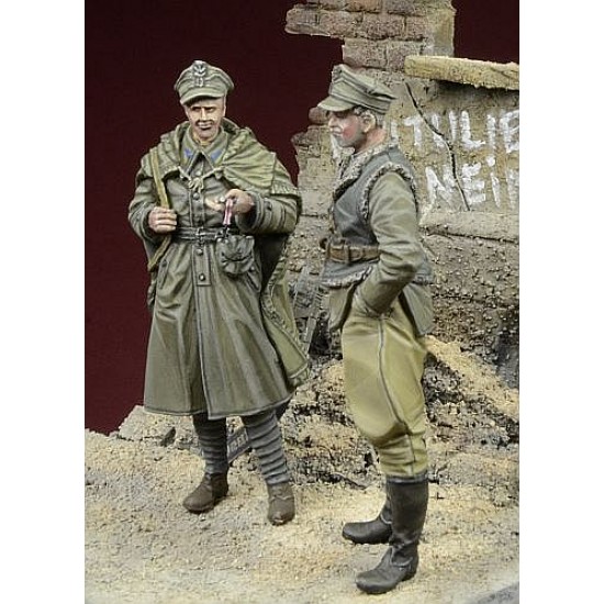 1/35 Polish LWP Soldiers in Berlin 1945 (2 Figures) 1/35 Polish LWP Soldiers in Berlin 1945 (2 Figures)