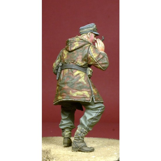 1/35 Screaming WSS Officer in Anorak 1944-1945 (1 Figure) 1/35 Screaming WSS Officer in Anorak 1944-1945 (1 Figure)