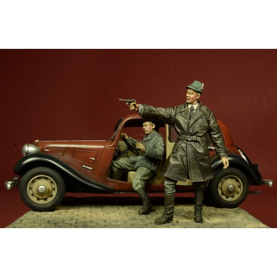 1/35 SD in Ambush in Occupied Europe 1939-1944 (2 Figures) 1/35 SD in Ambush in Occupied Europe 1939-1944 (2 Figures)