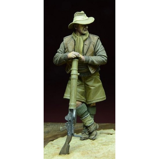1/35 LRDG Soldier with Lewis Gun in North Africa 1940-1943 (1 Figure) 1/35 LRDG Soldier with Lewis Gun in North Africa 1940-1943 (1 Figure)