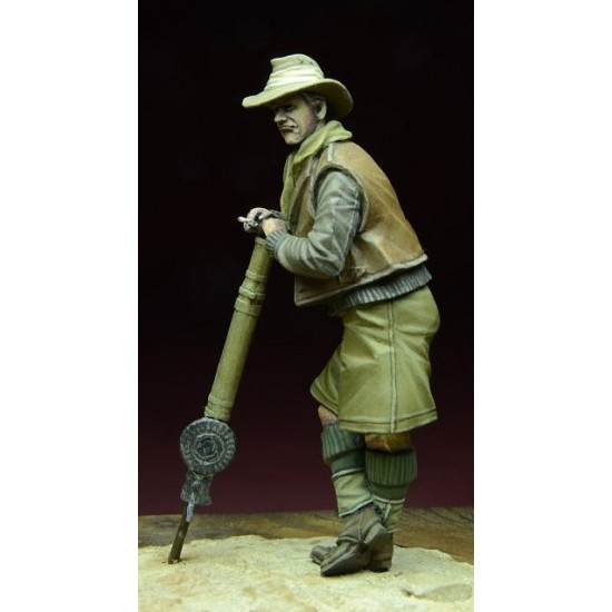 1/35 LRDG Soldier with Lewis Gun in North Africa 1940-1943 (1 Figure) 1/35 LRDG Soldier with Lewis Gun in North Africa 1940-1943 (1 Figure)