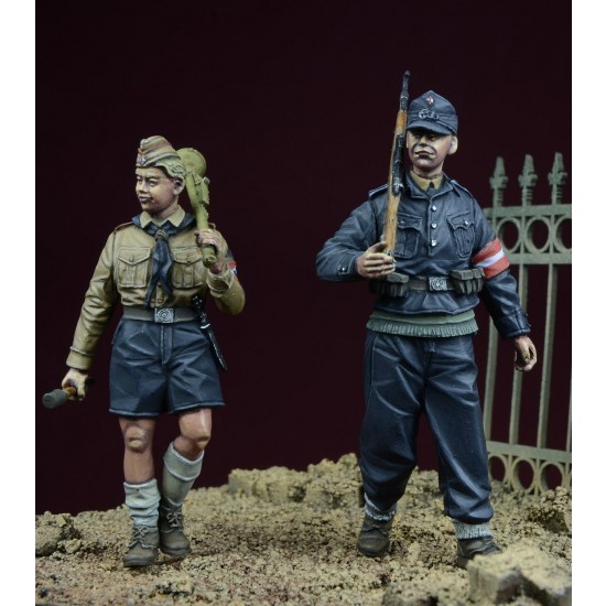 1/35 The Last Order Vol.3 Hitlerjugend Boys in Germany 1945 (2 Figures) 1/35 The Last Order Vol.3 Hitlerjugend Boys in Germany 1945 (2 Figures)