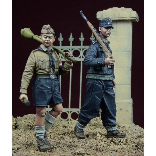 1/35 The Last Order Vol.3 Hitlerjugend Boys in Germany 1945 (2 Figures) 1/35 The Last Order Vol.3 Hitlerjugend Boys in Germany 1945 (2 Figures)