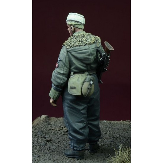 1/35 Waffen SS Foreign Volunteer in Winter 1943-1945 (1 Figure) 1/35 Waffen SS Foreign Volunteer in Winter 1943-1945 (1 Figure)