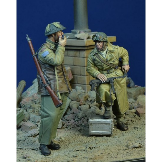 1/35 WWII Canadian Soldiers (2 figures) 1/35 WWII Canadian Soldiers (2 figures)