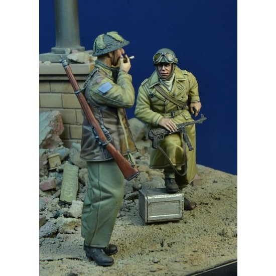 1/35 WWII Canadian Soldiers (2 figures) 1/35 WWII Canadian Soldiers (2 figures)
