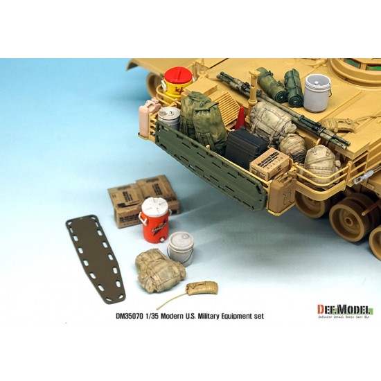 1/35 Modern US Military Equipment Set 1/35 Modern US Military Equipment Set