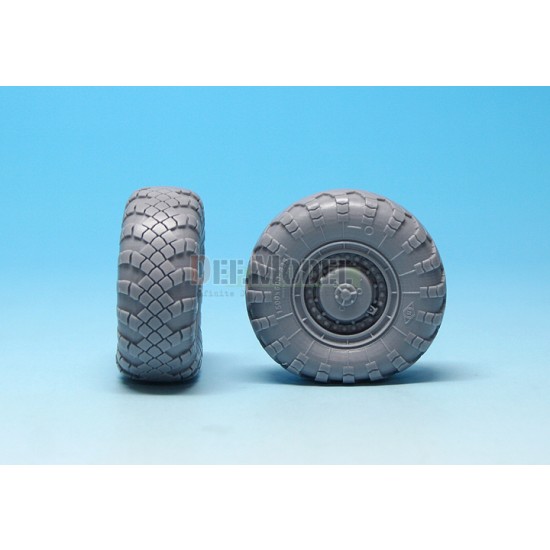 1/35 Scud B w/MAZ-543 Sagged Wheels Set 1 for Dragon kits (8 wheels) 1/35 Scud B w/MAZ-543 Sagged Wheels Set 1 for Dragon kits (8 wheels)