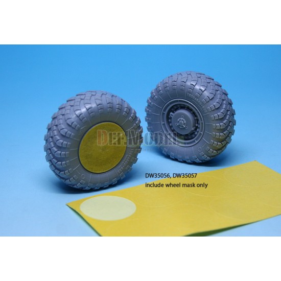 1/35 Scud B w/MAZ-543 Sagged Wheels Set 1 for Dragon kits (8 wheels) 1/35 Scud B w/MAZ-543 Sagged Wheels Set 1 for Dragon kits (8 wheels)