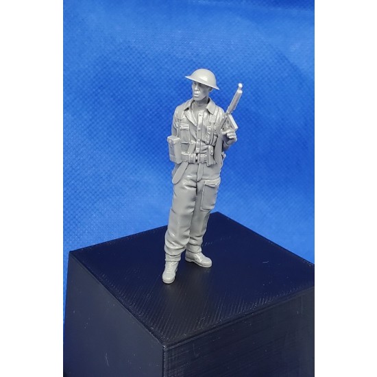 1/35 WWII Australian/New Zealand Officer Burma & Soldier w/Thompson in South East Asia 1/35 WWII Australian/New Zealand Officer Burma & Soldier w/Thompson in South East Asia