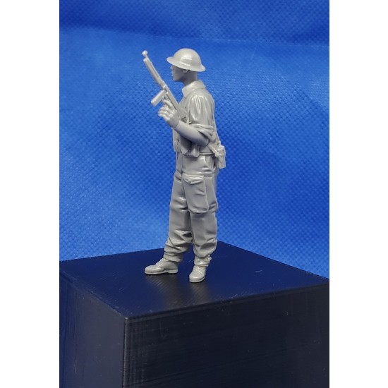 1/35 WWII Australian/New Zealand Officer Burma & Soldier w/Thompson in South East Asia 1/35 WWII Australian/New Zealand Officer Burma & Soldier w/Thompson in South East Asia
