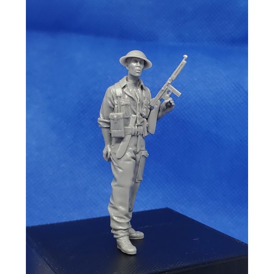 1/35 WWII Australian/New Zealand Officer Burma & Soldier w/Thompson in South East Asia 1/35 WWII Australian/New Zealand Officer Burma & Soldier w/Thompson in South East Asia