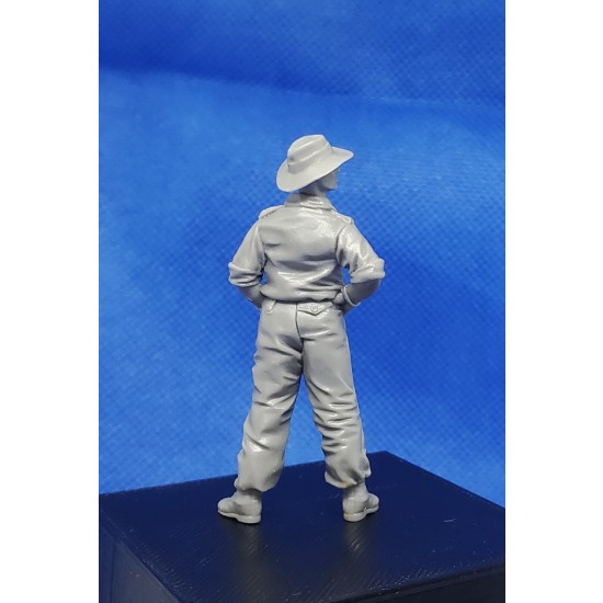1/35 WWII Australian/New Zealand Officer Burma & Soldier w/Thompson in South East Asia 1/35 WWII Australian/New Zealand Officer Burma & Soldier w/Thompson in South East Asia