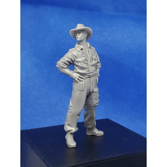 1/35 WWII Australian/New Zealand Officer Burma & Soldier w/Thompson in South East Asia 1/35 WWII Australian/New Zealand Officer Burma & Soldier w/Thompson in South East Asia