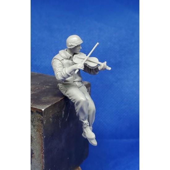 1/35 IDF Soldier Playing Violon 1/35 IDF Soldier Playing Violon