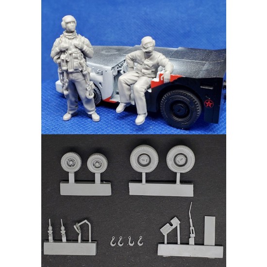1/48 US Navy Aircraft Carrier Deck Crew w/Details set for MD3 Tractor 1/48 US Navy Aircraft Carrier Deck Crew w/Details set for MD3 Tractor