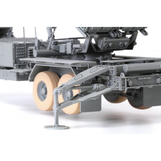 1/35 MIM-104F Patriot Surface-To-Air Missile (SAM) System PAC-3 M901 Launching Station 1/35 MIM-104F Patriot Surface-To-Air Missile (SAM) System PAC-3 M901 Launching Station