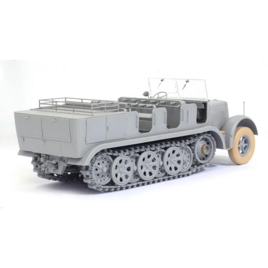 1/35 SdKfz.7 8t Half-track Initial Production (Smart kit) 1/35 SdKfz.7 8t Half-track Initial Production (Smart kit)