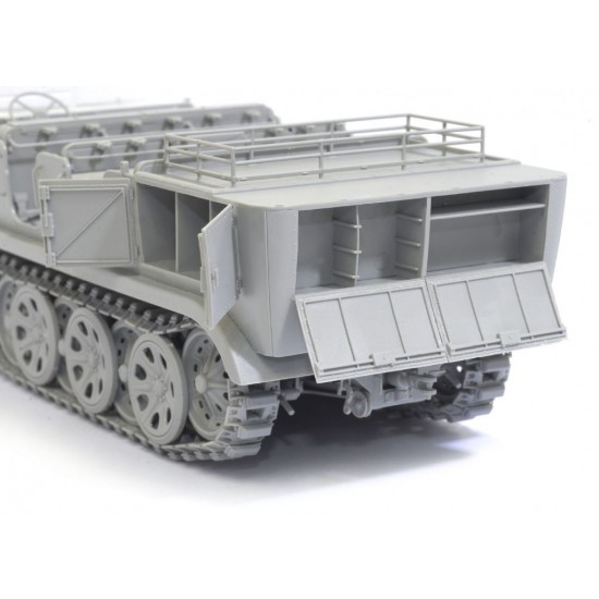1/35 SdKfz.7 8t Half-track Initial Production (Smart kit) 1/35 SdKfz.7 8t Half-track Initial Production (Smart kit)