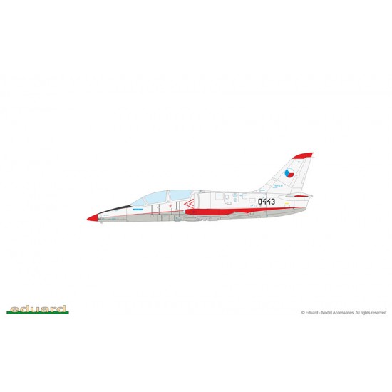 1/72 Albatros Dual Combo: Czechoslovak Subsonic Jet Trainer L-39 Albatros 1/72 Albatros Dual Combo: Czechoslovak Subsonic Jet Trainer L-39 Albatros