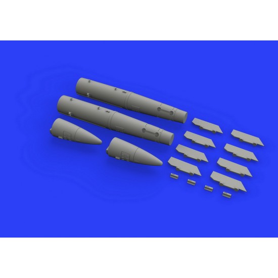 1/72 B43-1 Nuclear Weapon w/ SC43-4/-7 Tail Assembly Brassin Set 1/72 B43-1 Nuclear Weapon w/ SC43-4/-7 Tail Assembly Brassin Set