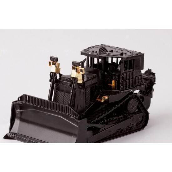 1/72 Oshkosh M1070 & M1000 Heavy Tractor w/D9R Detail Set (PE Sheets) for Takom Models 1/72 Oshkosh M1070 & M1000 Heavy Tractor w/D9R Detail Set (PE Sheets) for Takom Models