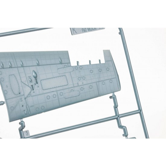 1/48 Grumman FM-2 Wildcat Aircraft Carrier-based Fighter [Profipack]