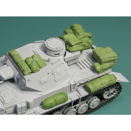 1/35 Panzerkampfwagen IV (All Versions) Stowage Set