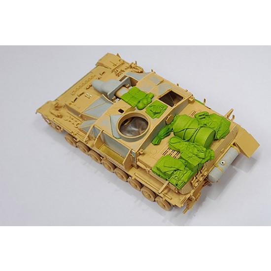 1/35 SdKfz.167 Sturmgeschutz IV Stowage Set for Rye Field Model #5060 1/35 SdKfz.167 Sturmgeschutz IV Stowage Set for Rye Field Model #5060