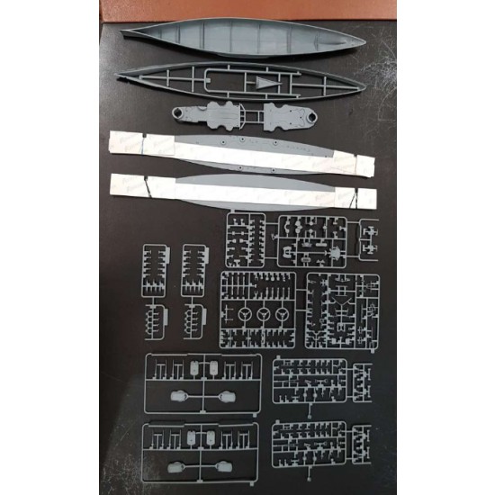 1/700 German Battleship Bismarck 1941 [Deluxe Edition]