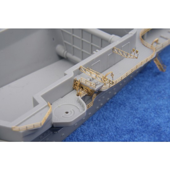 1/700 IJN Aircraft Carrier Shokaku Photo-Etched Parts (w/2 pieces 25mm Machine Cannan) 1/700 IJN Aircraft Carrier Shokaku Photo-Etched Parts (w/2 pieces 25mm Machine Cannan)